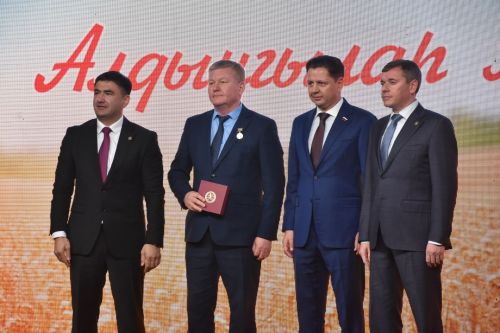 Кукмарада хезмәт алдынгыларын хөрмәтләделәр