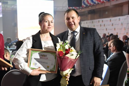 Кукмарада хезмәт алдынгыларын хөрмәтләделәр