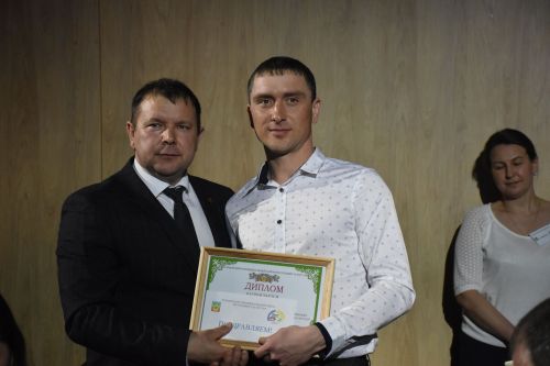 Кукмарада хезмәт алдынгыларын хөрмәтләделәр