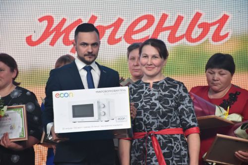 Кукмарада хезмәт алдынгыларын хөрмәтләделәр