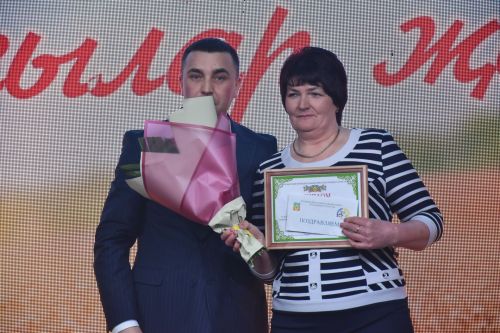 Кукмарада хезмәт алдынгыларын хөрмәтләделәр