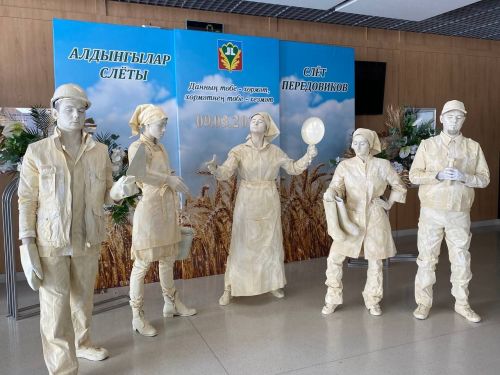 Кукмарада хезмәт алдынгыларын хөрмәтләделәр