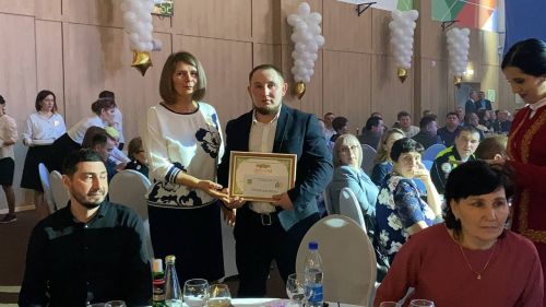 Кукмарада хезмәт алдынгыларын хөрмәтләделәр