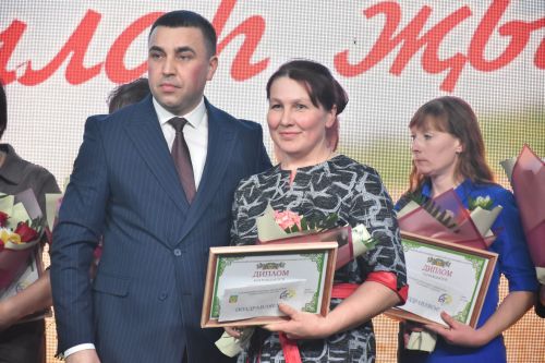 Кукмарада хезмәт алдынгыларын хөрмәтләделәр