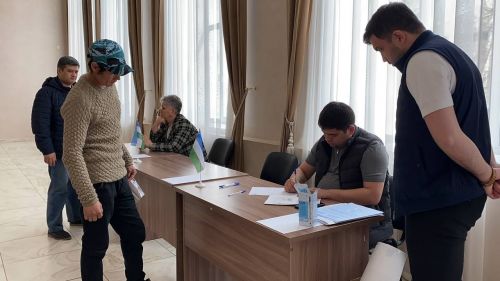 Живущие в Кукморском районе граждане Узбекистана приняли участие в голосовании по изменению Конституции