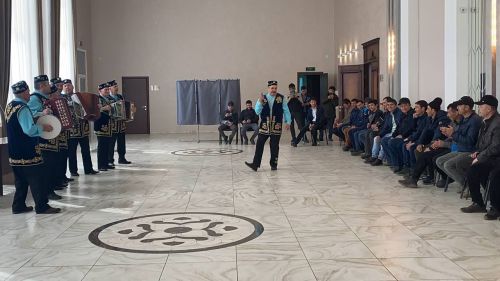 Живущие в Кукморском районе граждане Узбекистана приняли участие в голосовании по изменению Конституции