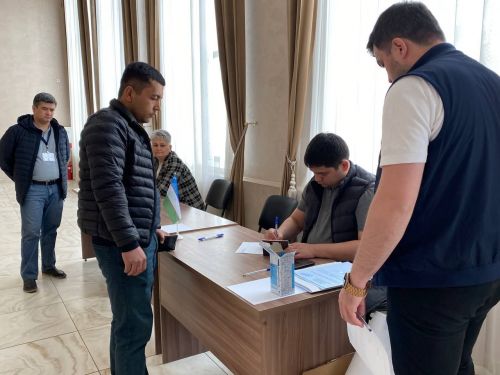 Живущие в Кукморском районе граждане Узбекистана приняли участие в голосовании по изменению Конституции