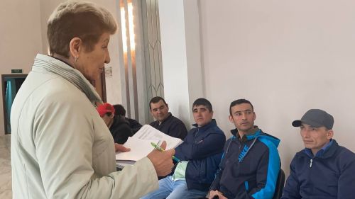 Живущие в Кукморском районе граждане Узбекистана приняли участие в голосовании по изменению Конституции