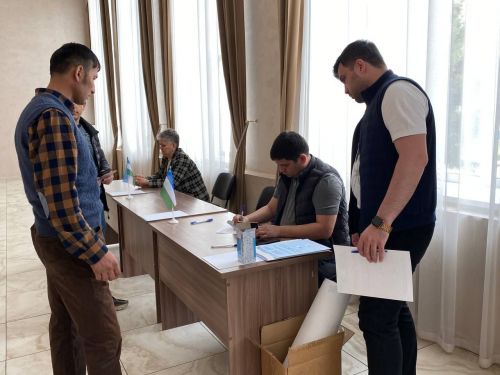 Живущие в Кукморском районе граждане Узбекистана приняли участие в голосовании по изменению Конституции