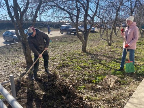Коллектив Кукморской редакции вышел на субботник