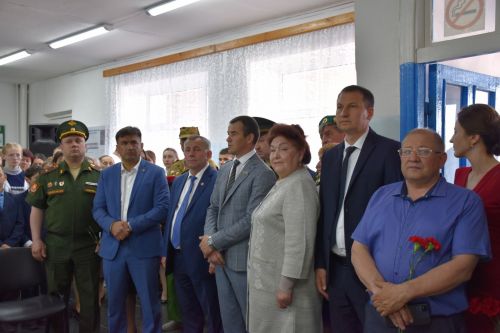 Түбән Үрәс мәктәбендә махсус хәрби операциядә һәлак булган Николай Пичугинга истәлек тактасы урнаштырылды
