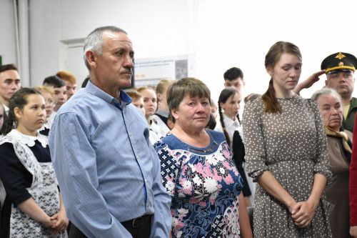 Түбән Үрәс мәктәбендә махсус хәрби операциядә һәлак булган Николай Пичугинга истәлек тактасы урнаштырылды