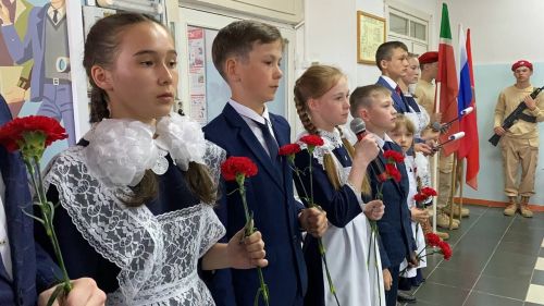 Түбән Үрәс мәктәбендә махсус хәрби операциядә һәлак булган Николай Пичугинга истәлек тактасы урнаштырылды