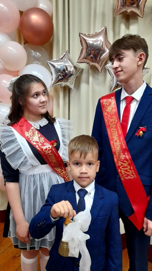 В школах Кукморского района прозвенел последний звонок
