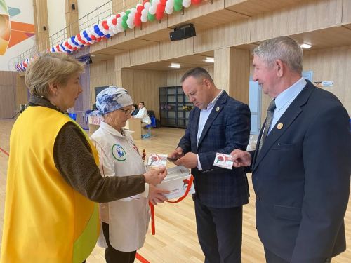 Кукмарада физик мөмкинлекләре чикләнгән кешеләр арасында өстәл уеннары буенча турнир узды