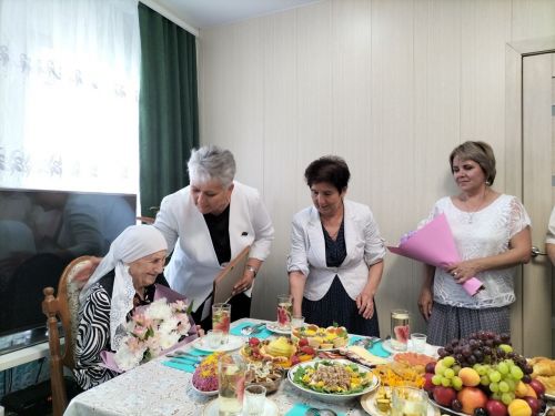 Өлге авылында яшәүче сугыш ветераны Хәтирә Салихова бүген 100 яшьлек юбилеен билгеләп үтә