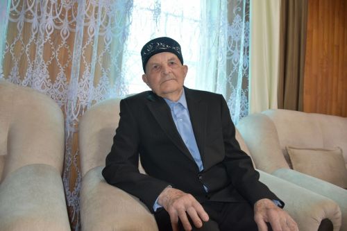 Сергей Димитриев Аш-Буҗида яшәүче Фәләхетдин Хәмәтдиновны 90 яшьлек юбилее белән котлады