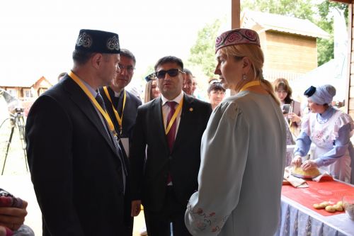 На Сабантуе в Казани представили Кукморское подворье