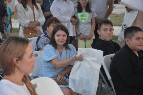 Встреча без галстуков, арт-базар, тренинги личностного роста: в Кукморе отпраздновали День молодежи
