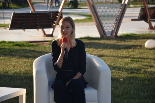 Встреча без галстуков, арт-базар, тренинги личностного роста: в Кукморе отпраздновали День молодежи