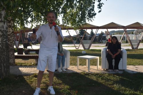 Встреча без галстуков, арт-базар, тренинги личностного роста: в Кукморе отпраздновали День молодежи