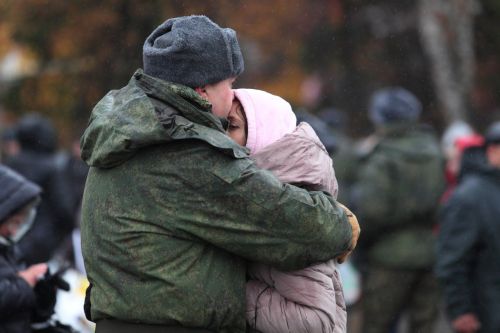 Эшкә урнашам, дисең бит, әҗәтеңне шул акчаларыңнан түләрсең, диде. Ризалаштым