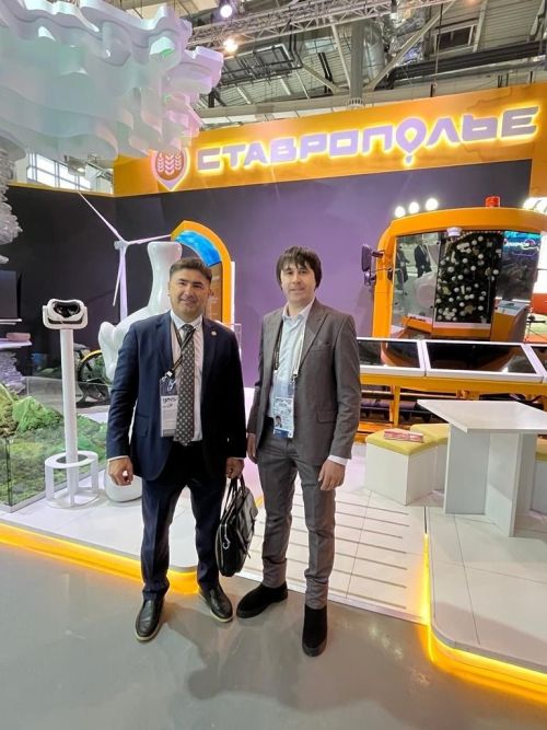 Кукмара районы башлыгы Мәскәүдә «Кече Ватан — Россиянең көче» дип аталган бөтенроссия муниципаль форумында катнашты