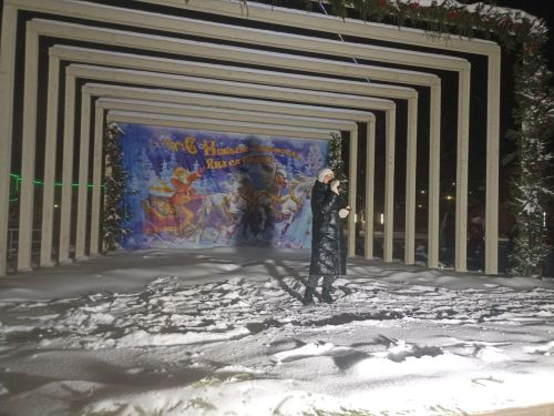 Авыл җирлекләреннән килгән үзешчәннәр Кукмараның Комсомол мәйданында концерт куйды