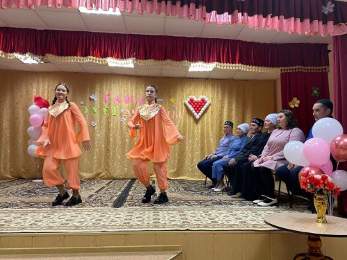 Бер-береңә хөрмәт, тигез мәхәббәт: Тырыш авылында «Гаилә — бәхет ачкычы» дигән чара үткәрелде
