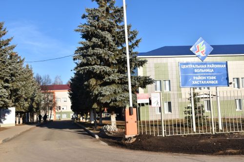 Экзам Губайдуллин осмотрел благоустроенную территорию Кукморской ЦРБ