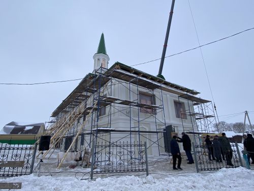 Мәчкәрә авылында реставрация эшләре алып барылучы күпьеллык тарихы булган беренче Җәмигъ мәчетенә ярымай куелды
