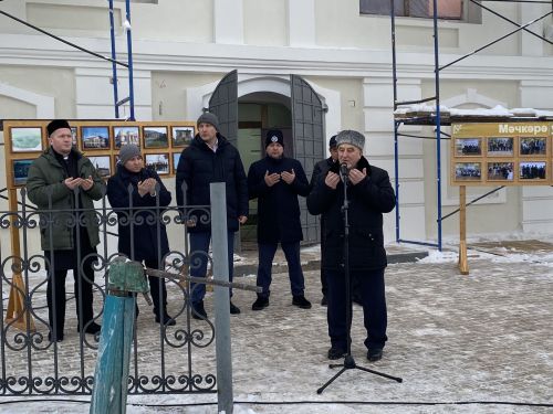 Мәчкәрә авылында реставрация эшләре алып барылучы күпьеллык тарихы булган беренче Җәмигъ мәчетенә ярымай куелды