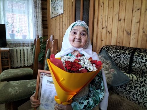 Балыклы авылында яшәүче  Миннероза Касыймова 90 яшьлек юбилеен билгеләп үтте