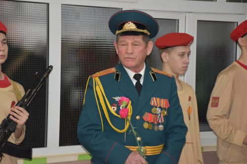 Кукмара 4нче урта мәктәбендә Герой егетләргә мемориаль такталар ачылды