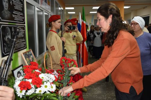 Кукмара 4нче урта мәктәбендә Герой егетләргә мемориаль такталар ачылды
