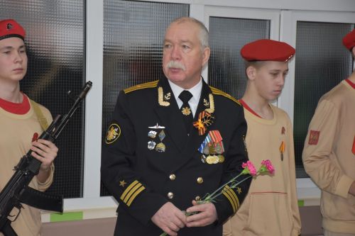 Кукмара 4нче урта мәктәбендә Герой егетләргә мемориаль такталар ачылды