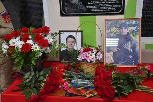 Кукмара 4нче урта мәктәбендә Герой егетләргә мемориаль такталар ачылды