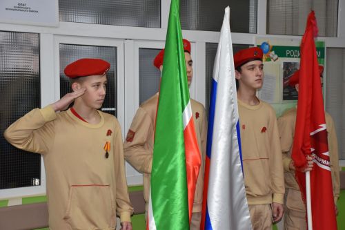 Кукмара 4нче урта мәктәбендә Герой егетләргә мемориаль такталар ачылды