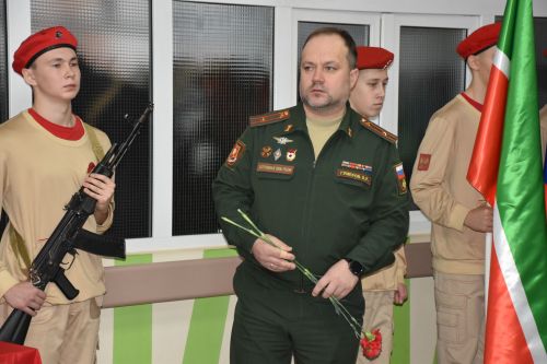 Кукмара 4нче урта мәктәбендә Герой егетләргә мемориаль такталар ачылды