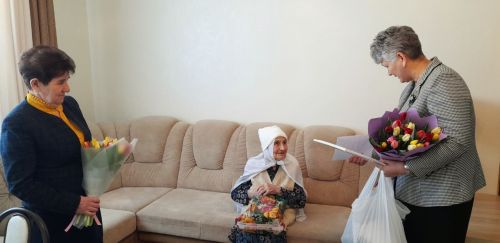 Манзарас авылында яшәүче Гамбәр Бариева 95 яшьлек юбилеен билгеләп үтә