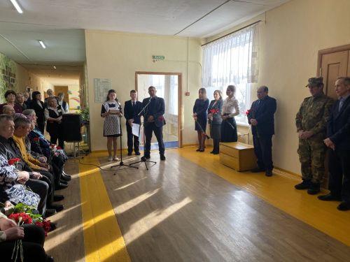Поч. Сутер мәктәбендә махсус операциядә хәрби бурычын үтәгәндә һәлак булган геройлар истәлегенә мемориаль такталар ачылды