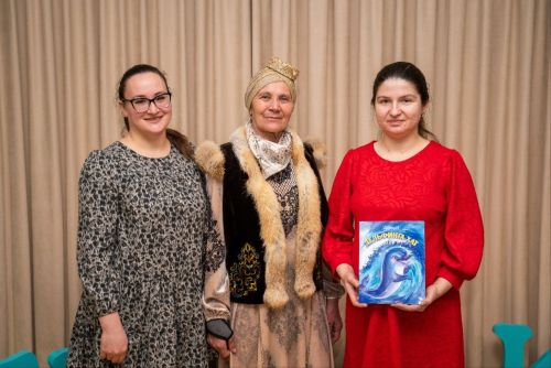 Аш-Буҗи авылы китапханәсендә танылган балалар шагыйрәсе Йолдыз Җамалетдинова-Шәрәпова белән очрашу булды