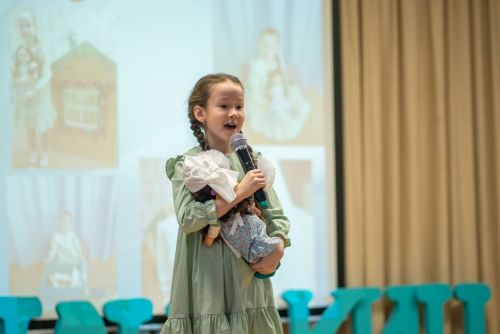 Аш-Буҗи авылы китапханәсендә танылган балалар шагыйрәсе Йолдыз Җамалетдинова-Шәрәпова белән очрашу булды