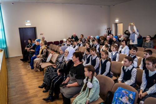 Аш-Буҗи авылы китапханәсендә танылган балалар шагыйрәсе Йолдыз Җамалетдинова-Шәрәпова белән очрашу булды
