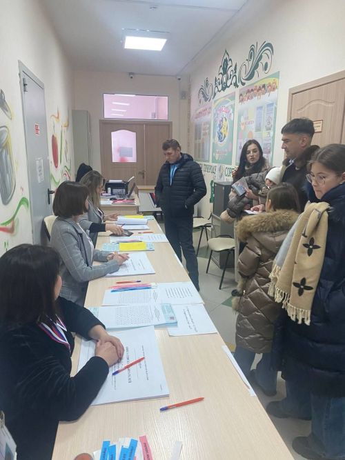 Кукмара районы башлыгы Сергей Димитриев гаиләсе белән сайлауда катнашты