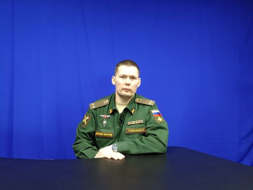 Евгений Токмаков контракт буенча хәрби хезмәтнең өстенлекләре хакында сөйләде
