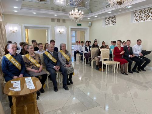Кукмараның никахлашу сараенда  Алтын туйларын билгеләп үтүче парларны  хөрмәтләделәр