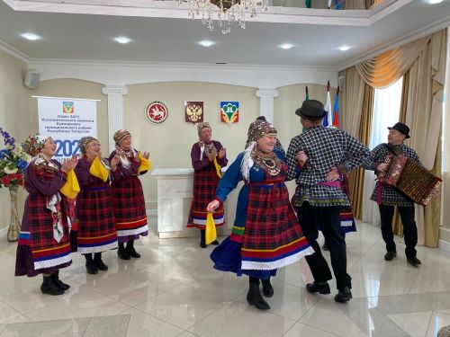 Кукмараның никахлашу сараенда  Алтын туйларын билгеләп үтүче парларны  хөрмәтләделәр