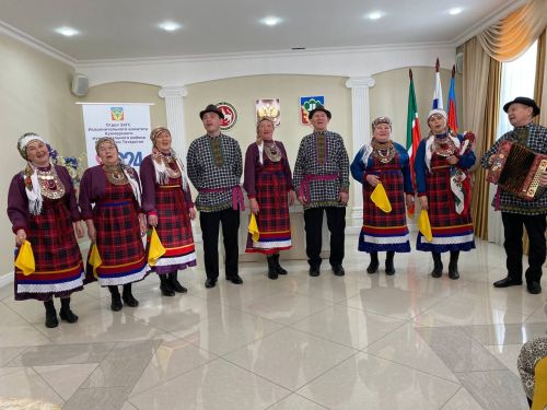 Кукмараның никахлашу сараенда  Алтын туйларын билгеләп үтүче парларны  хөрмәтләделәр