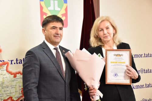 Кукмарада «Улыбка» вокаль ансамблен хөрмәтләделәр